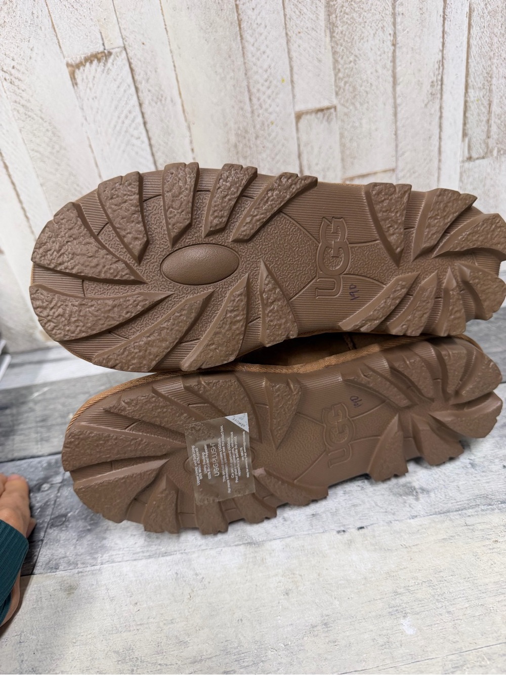 UGG Essential Short Boot II - Picture 7 of 7
